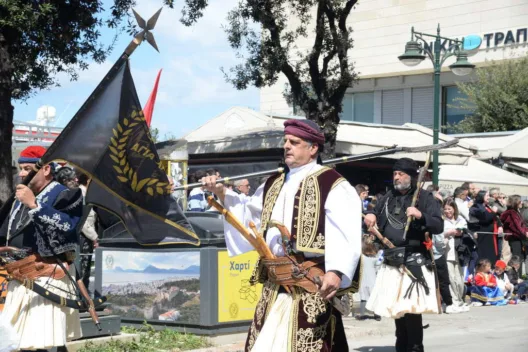 Πάτρα: Τίμησε την Επανάσταση του 1821 - Η Δοξολογία και η μεγάλη παρέλαση ΒΙΝΤΕΟ-ΦΩΤΟ