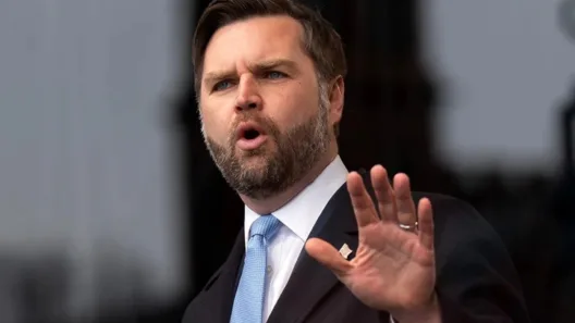 Βανς: Ο πόλεμος στο Ιράν θα συνεχιστεί «λίγο ακόμα» - «Προσπαθούν ακόμα να κατασκευάσουν πυρηνικά όπλα»