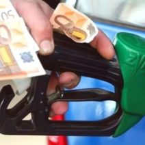 Οι πρώτες «καμπάνες» για το πλαφόν στα καύσιμα - Πού βεβαιώθηκαν πρόστιμα