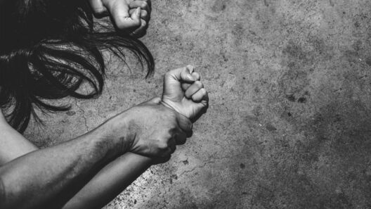 Σουηδία: Εξανάγκαζε τη σύζυγό του σε σεξουαλικές πράξεις με πάνω από 120 άνδρες