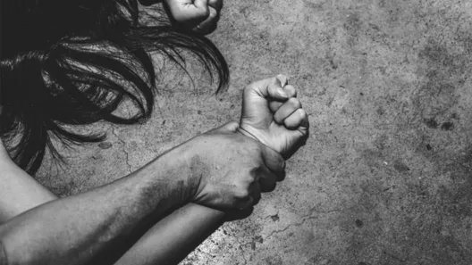 Σουηδία: Εξανάγκαζε τη σύζυγό του σε σεξουαλικές πράξεις με πάνω από 120 άνδρες