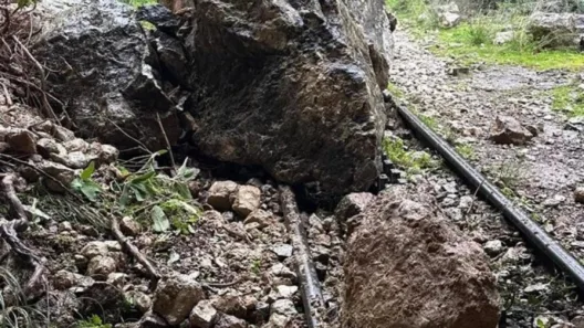 Αχαΐα: Ντοκουμέντο του 2024 εκθέτει τον ΟΣΕ για τον Οδοντωτό - Δεν τελείωσε ποτέ μελέτη για τα βράχια της γραμμής του Βουραΐκού ΕΓΓΡΑΦΟ - ΦΩΤΟ