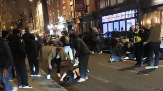 Αυτοκίνητο παρέσυρε πεζούς στη Βρετανία, πολλοί τραυματίες ΒΙΝΤΕΟ