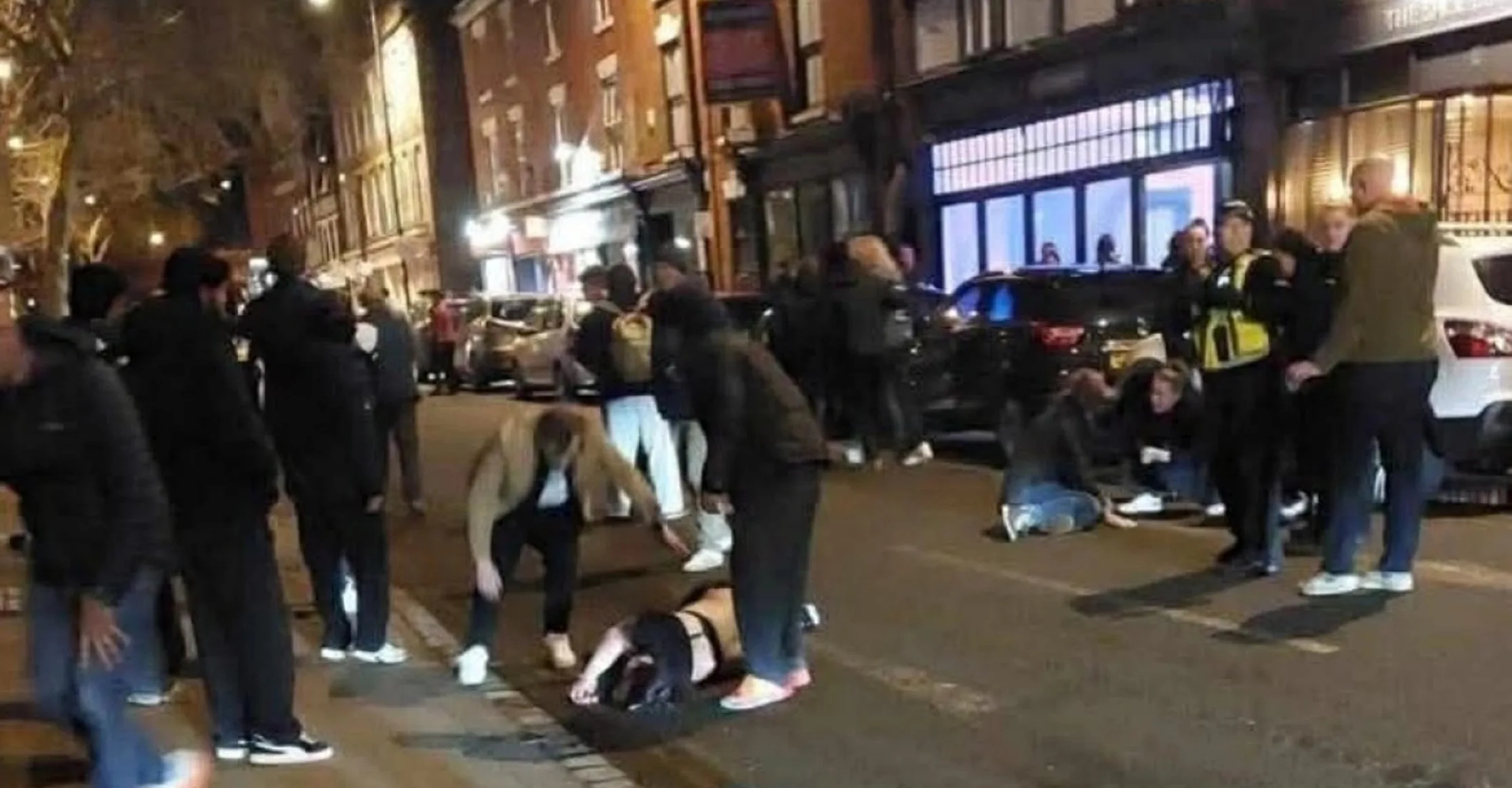 Αυτοκίνητο παρέσυρε πεζούς στη Βρετανία, πολλοί τραυματίες ΒΙΝΤΕΟ