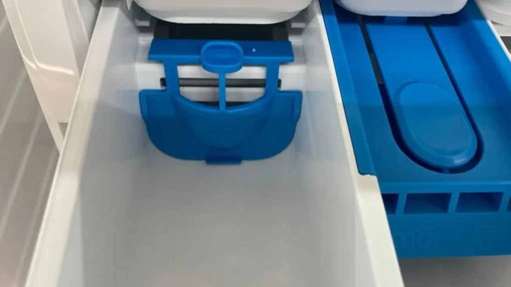 Το μυστικό που κρύβει το πλυντήριο σας και καταργεί τη μεζούρα του απορρυπαντικού 25 Το μυστικό που κρύβει το πλυντήριο σας και καταργεί τη μεζούρα του απορρυπαντικού