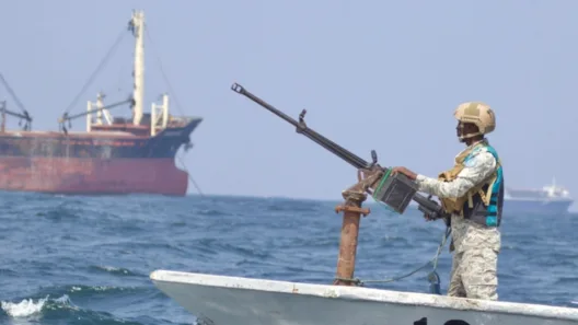 Ερυθρά Θάλασσα: Oι «Ασπίδες» προειδοποιούν για χτυπήματα των Χούθι σε εμπορικά πλοία