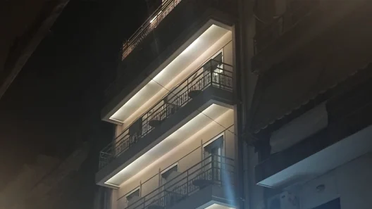 Εξάρχεια: Νεκρός 15χρονος μαθητής που έπεσε από μπαλκόνι ΒΙΝΤΕΟ