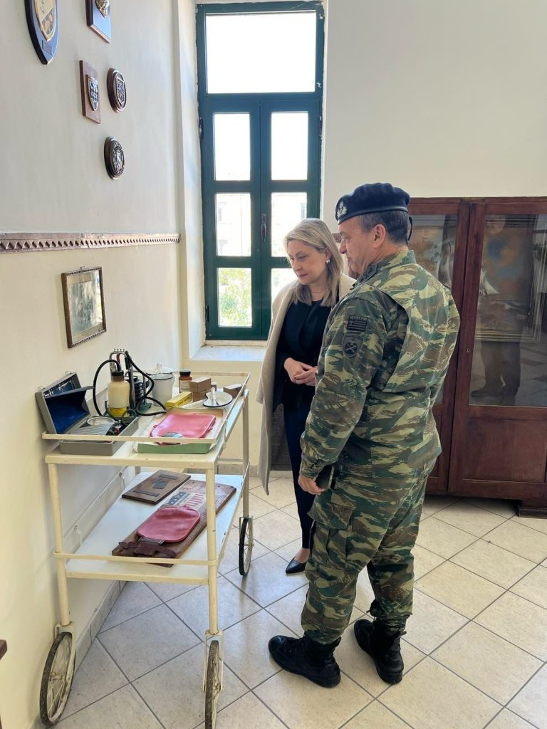 Πάτρα: Στο «αναβαθμισμένο» ΚΕΤΧ η Αλεξοπούλου για τους νεοσύλλεκτους ΦΩΤΟ 6 Πάτρα: Στο «αναβαθμισμένο» ΚΕΤΧ η Αλεξοπούλου για τους νεοσύλλεκτους ΦΩΤΟ