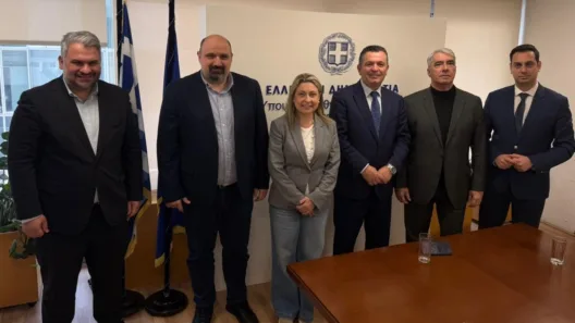 Αχαΐα: Τι αλλλάζει στα παραλιακά καταστήματα - Παρέμβαση Αλεξοπούλου