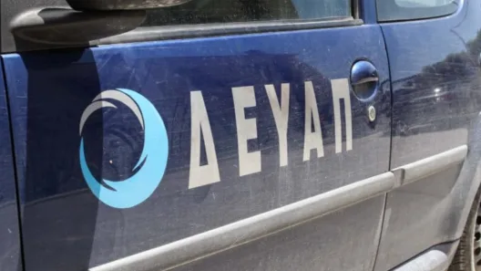 Καμίνια: Χωρίς νερό λόγω μετατόπισης αγωγού ύδρευσης