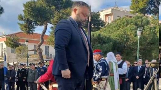Aχαΐα: Κατάθεση στεφάνων από τον Βουλευτή Τσιρώνη και την Νομαρχιακή της ΝΙΚΗΣ ΦΩΤΟ