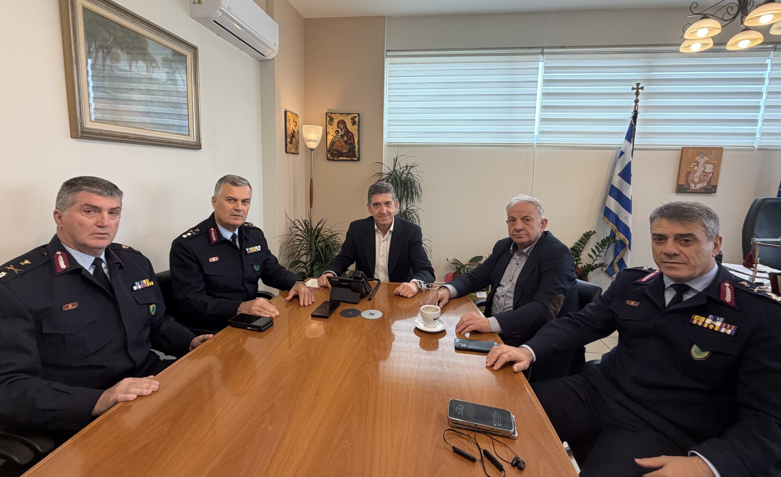 Δυτική Αχαΐα: Στο τραπέζι η ασφάλεια, με σύμβουλο του Χρυσοχοΐδη - Πιο πολλοί αστυνομικοί 4 Δυτική Αχαΐα: Στο τραπέζι η ασφάλεια, με σύμβουλο του Χρυσοχοΐδη - Πιο πολλοί αστυνομικοί