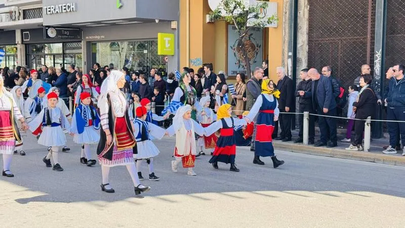 Ο Παγκαλαβρυτινός Σύλλογος Πατρών επικεφαλής της παρέλασης ΦΩΤΟ