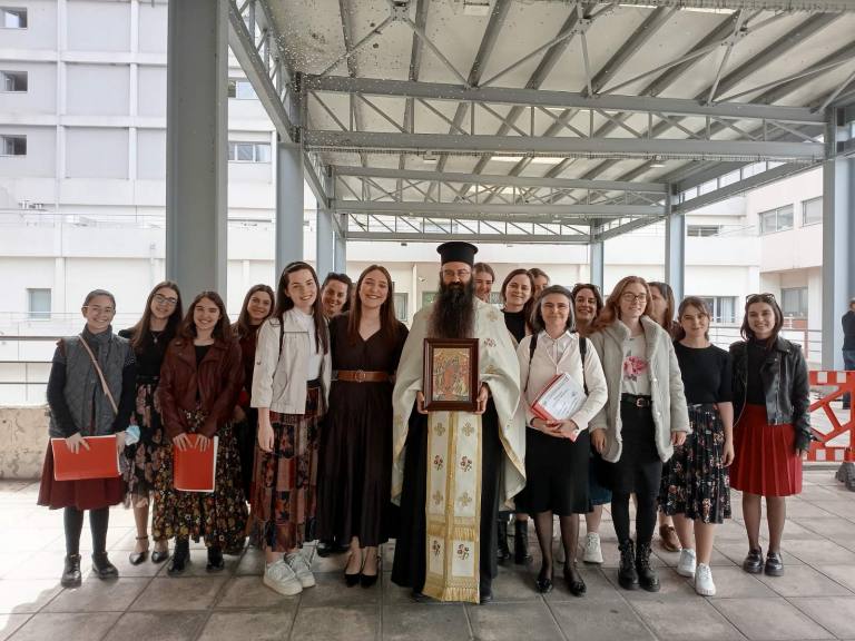 Φως Ανάστασης μέσα στον πόνο του Νοσοκομείου «Αγιος Ανδρέας» ΦΩΤΟ