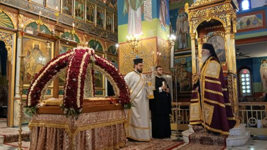 Η Ακολουθία του Επιταφίου Θρήνου στην Ιερά Μητρόπολη Καλαβρύτων και Αιγιαλείας ΦΩΤΟ