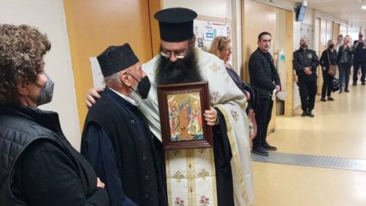 Φως Ανάστασης μέσα στον πόνο του Νοσοκομείου «Αγιος Ανδρέας» ΦΩΤΟ