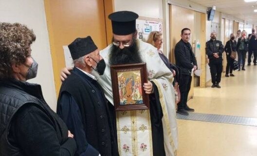 Φως Ανάστασης μέσα στον πόνο του Νοσοκομείου «Αγιος Ανδρέας» ΦΩΤΟ