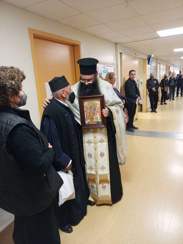 Φως Ανάστασης μέσα στον πόνο του Νοσοκομείου «Αγιος Ανδρέας» ΦΩΤΟ