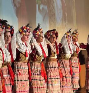 Το 1ο Παιδικό Φεστιβάλ Παραδοσιακών Χορών «Χρήστος Κιλιάς» στο Αίγιο ΦΩΤΟ