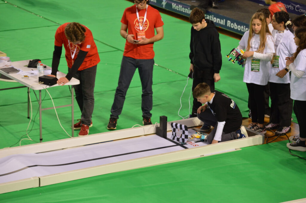 Πάτρα: Μεγάλες διακρίσεις μαθητών σε Παγκόσμιο Διαγωνισμό ΦΩΤΟ