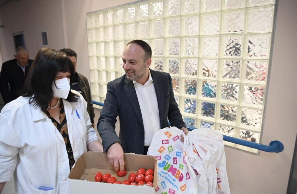 Αχαΐα: Επισκέψεις Μπάκα, με νόημα, ενόψει Πάσχα - «Ανάγκες και προκλήσεις» ΦΩΤΟ 29 Αχαΐα: Επισκέψεις Μπάκα, με νόημα, ενόψει Πάσχα - «Ανάγκες και προκλήσεις» ΦΩΤΟ