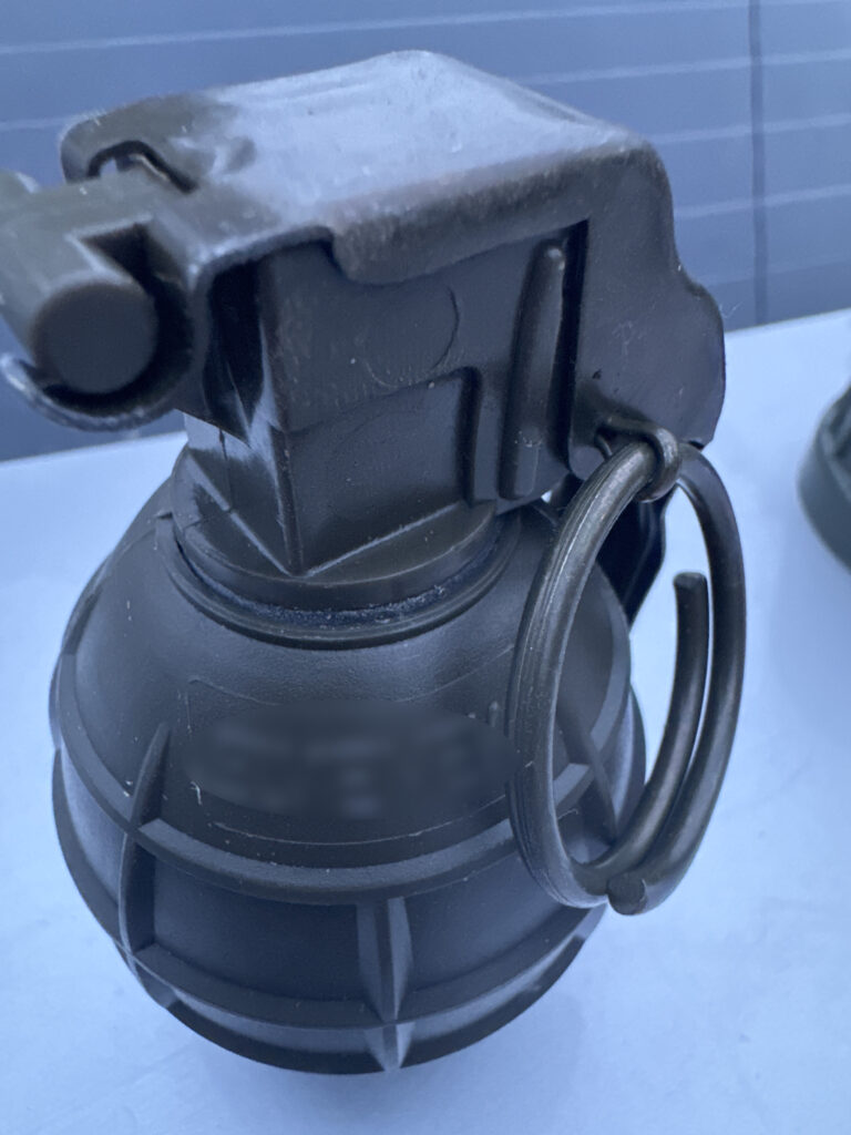 Πάτρα: Η ΕΛΑΣ βρήκε κοκαΐνη, χειροβομβίδα, πιστόλι και φυσίγγια ΦΩΤΟ