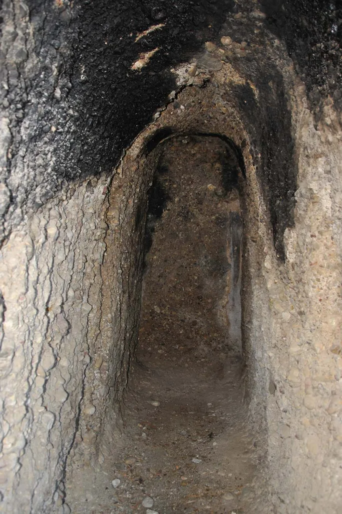 Το μαντικό Σπήλαιο του Βουραϊκού Ηρακλή ΦΩΤΟ