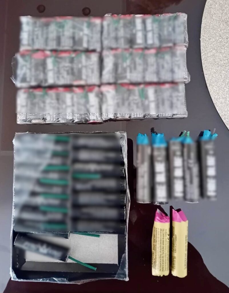 Μεσολόγγι-Πύργος: Κατασχέσεις κροτίδων και εκρηκτικών υλών - Συλλήψεις ΦΩΤΟ 26 Μεσολόγγι-Πύργος: Κατασχέσεις κροτίδων και εκρηκτικών υλών - Συλλήψεις ΦΩΤΟ