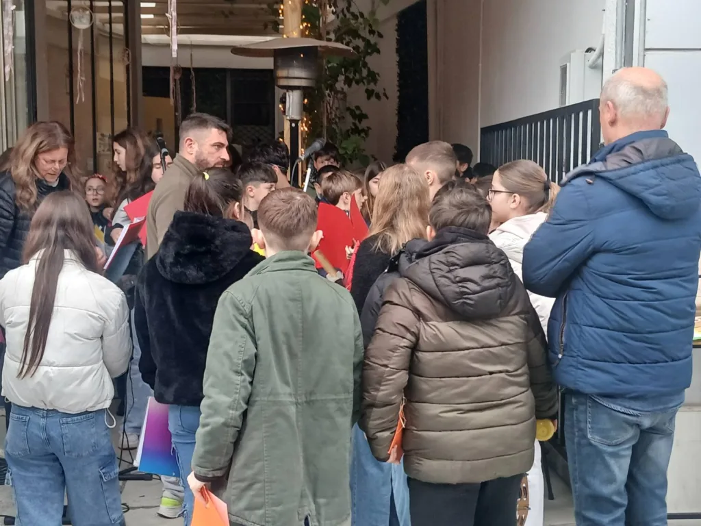 Το Πασχαλινό Μαθητικό Bazaar σχολείων, στο Αίγιο ΦΩΤΟ