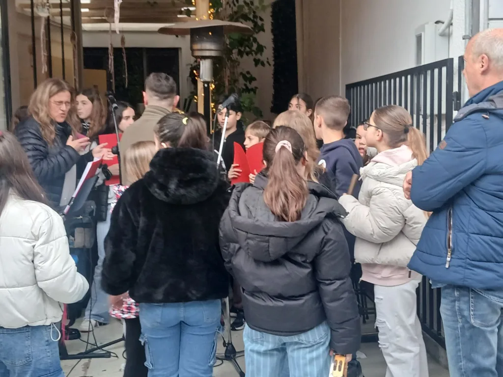 Το Πασχαλινό Μαθητικό Bazaar σχολείων, στο Αίγιο ΦΩΤΟ