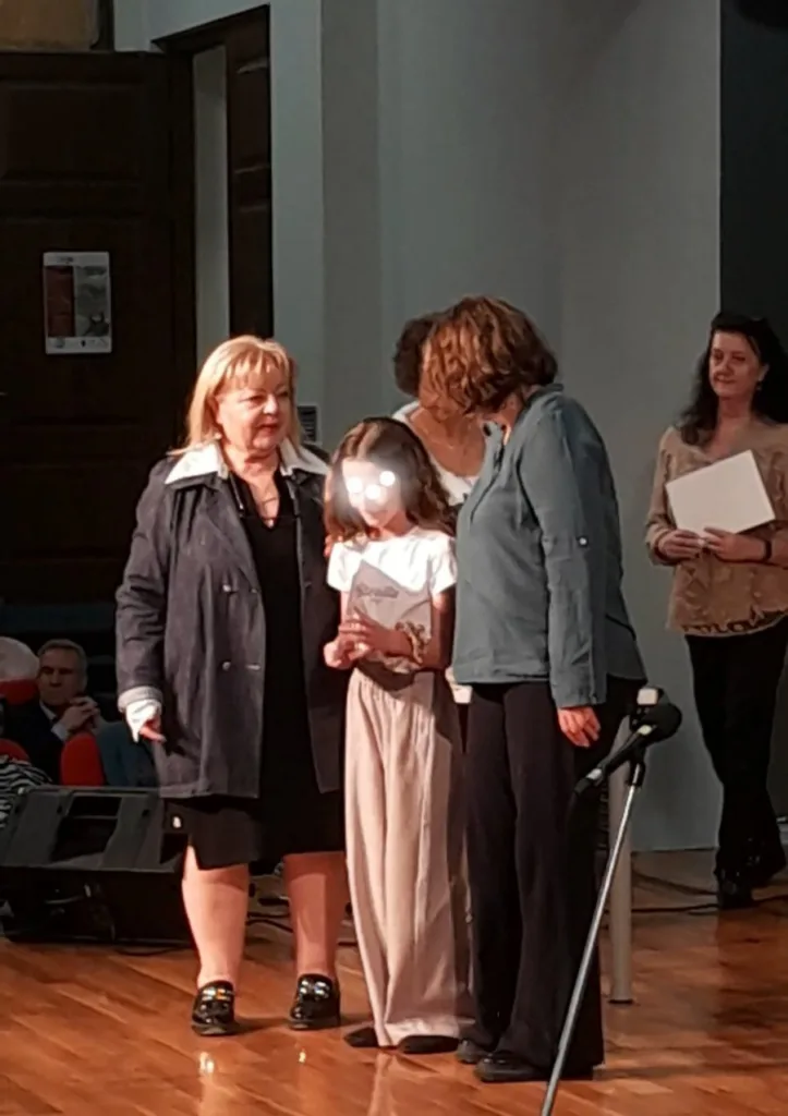 Το 1ο και 2ο βραβείο Παραμυθιού σε μαθητές του 1ου ΔΣ Ακράτας ΦΩΤΟ