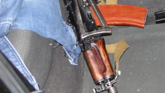 Αιτωλοακαρνανία: Καρτέρι σε πατέρα και γιο, με καλάσνικοφ, από κουκουλοφόρους ΒΙΝΤΕΟ