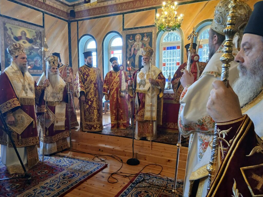 Η Πανήγυρις της Πολιούχου του Αιγίου Παναγίας Τρυπητής με τον φακό της της Ιεράς Μητροπόλεως ΦΩΤΟ