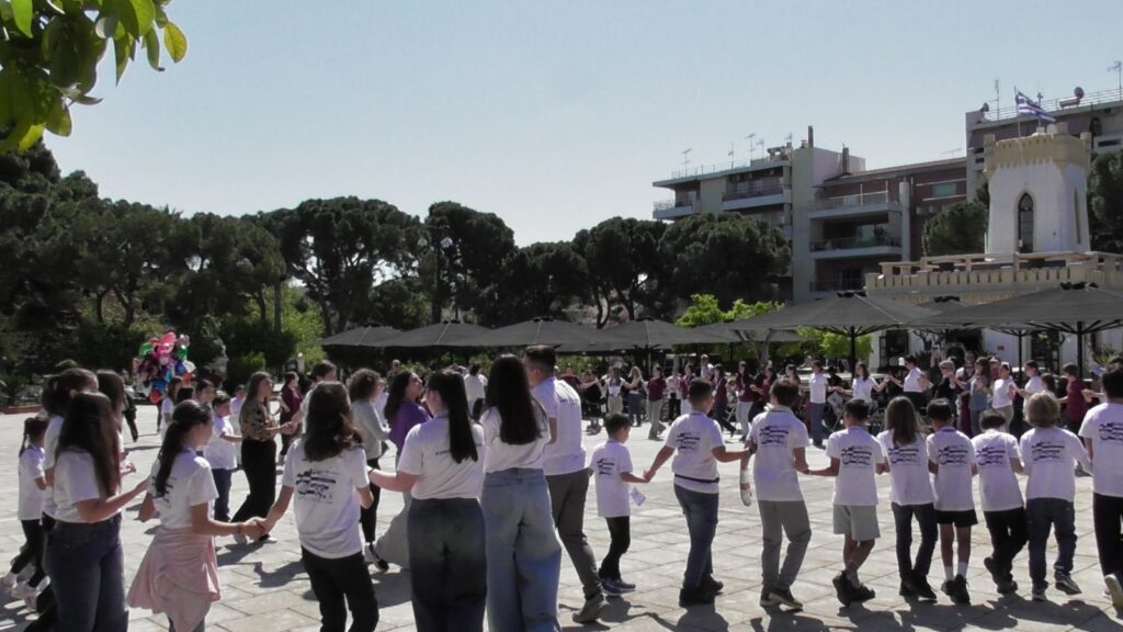 Το 1ο Παιδικό Φεστιβάλ Παραδοσιακών Χορών «Χρήστος Κιλιάς» στο Αίγιο ΦΩΤΟ