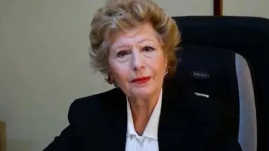 «Αν έχεις ένα κήπο και μια βιβλιοθήκη έχεις όλα όσα χρειάζονται»