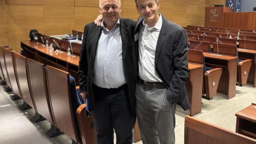 Πάτρα: Ο πρόεδρος του Εμπορικού με τη διοίκηση της ΕΣΕΕ