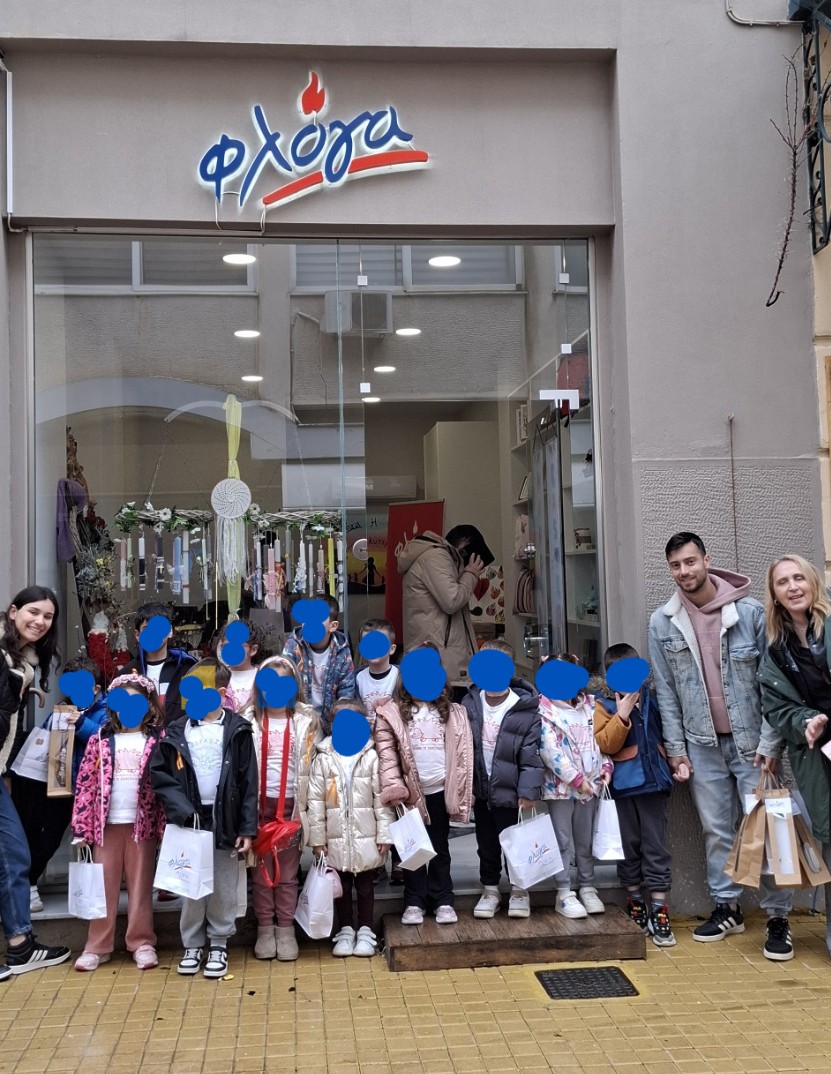Στήριξη και προσφορά στο πασχαλινό παζάρι της Φλόγας στην Πάτρα ΦΩΤΟ