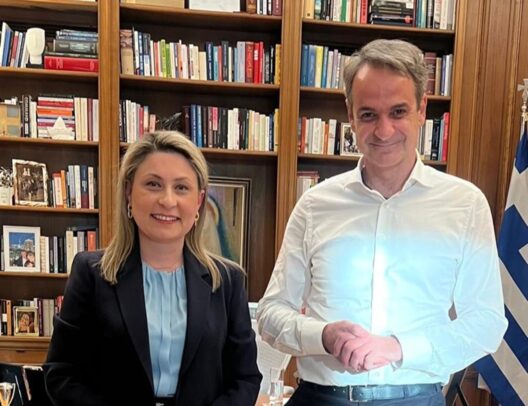 Αχαΐα: Συνάντηση της Χριστίνας Αλεξοπούλου με τον πρωθυπουργό Κυριάκο Μητσοτάκη 25 Αχαΐα: Συνάντηση της Χριστίνας Αλεξοπούλου με τον πρωθυπουργό Κυριάκο Μητσοτάκη