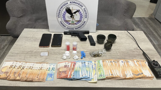 Πάτρα: Η ΕΛΑΣ βρήκε κοκαΐνη, χειροβομβίδα, πιστόλι και φυσίγγια ΦΩΤΟ 26 Πάτρα: Η ΕΛΑΣ βρήκε κοκαΐνη, χειροβομβίδα, πιστόλι και φυσίγγια ΦΩΤΟ