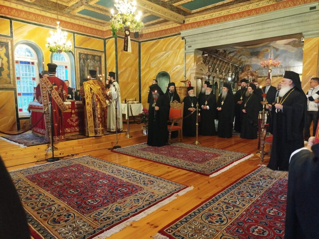 Η Πανήγυρις της Πολιούχου του Αιγίου Παναγίας Τρυπητής με τον φακό της της Ιεράς Μητροπόλεως ΦΩΤΟ