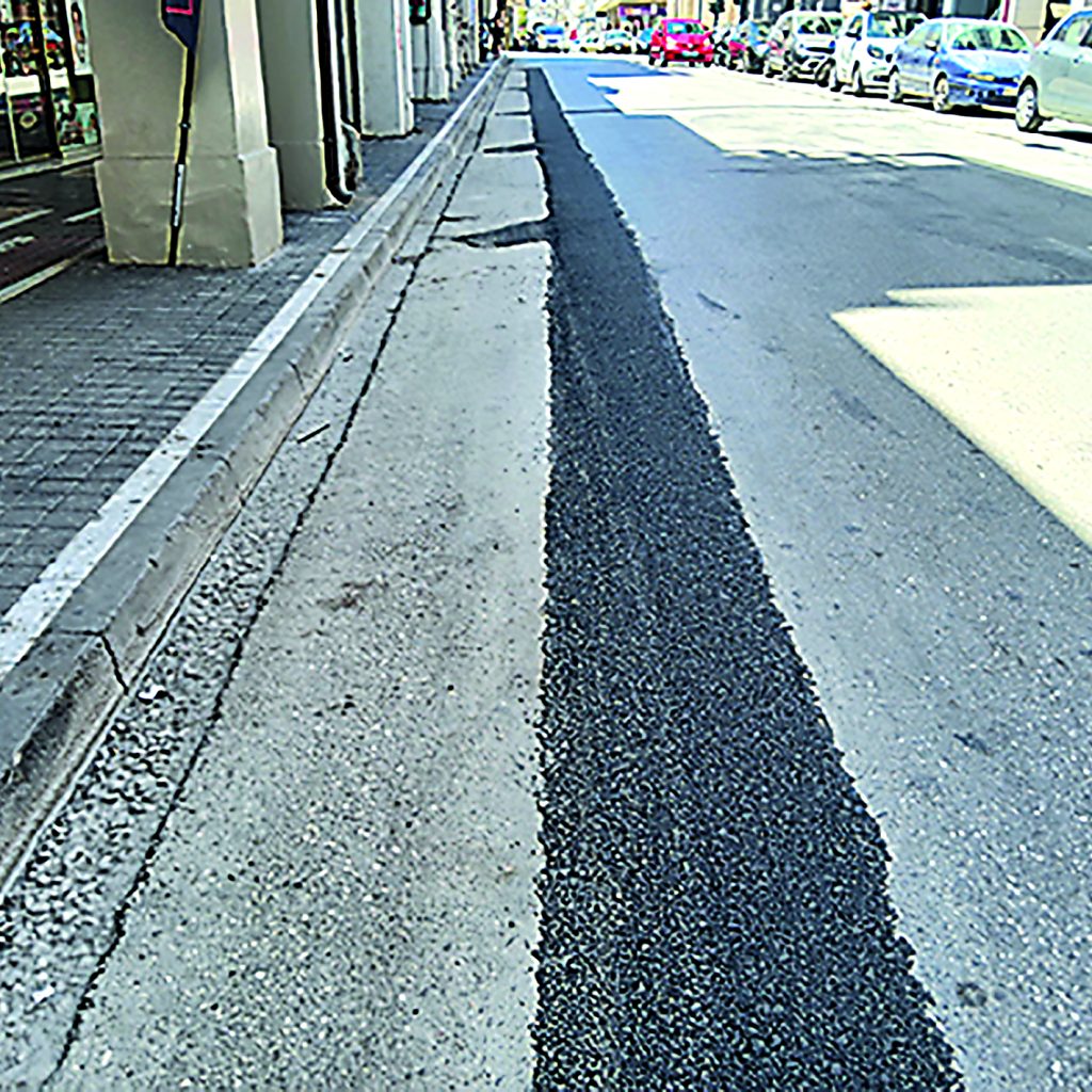 Πάτρα: Σκάβουν δρόμους για οπτικές ίνες και σπάνε σωλήνες και ρολόγια της ΔΕΥΑΠ ΦΩΤΟ 26 Πάτρα: Σκάβουν δρόμους για οπτικές ίνες και σπάνε σωλήνες και ρολόγια της ΔΕΥΑΠ ΦΩΤΟ