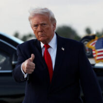 Τραμπ: Νέες απειλές - «Θα αφανίσω το Ιράν μέσα σε μία ώρα» 17 Τραμπ: Νέες απειλές - «Θα αφανίσω το Ιράν μέσα σε μία ώρα»