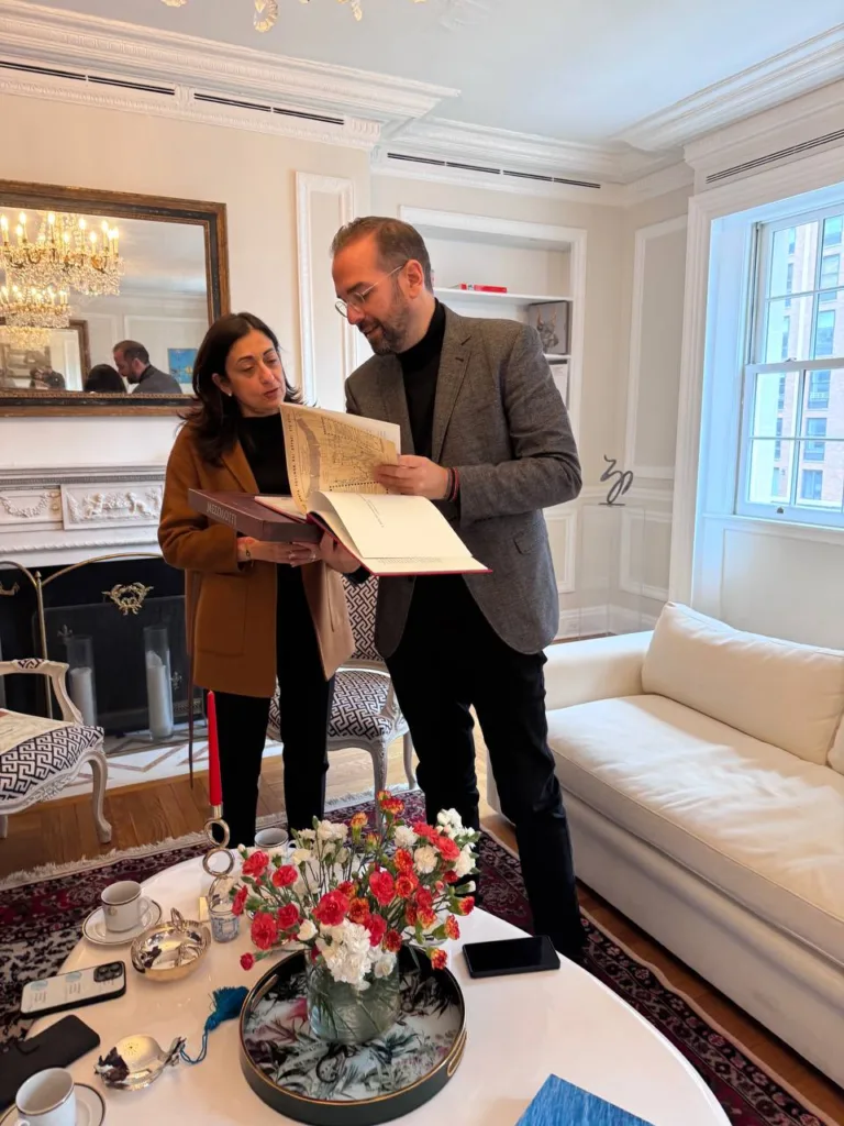 Στη Νέα Υόρκη ο περιφερειάρχης Νεκτάριος Φαρμάκης ΦΩΤΟ