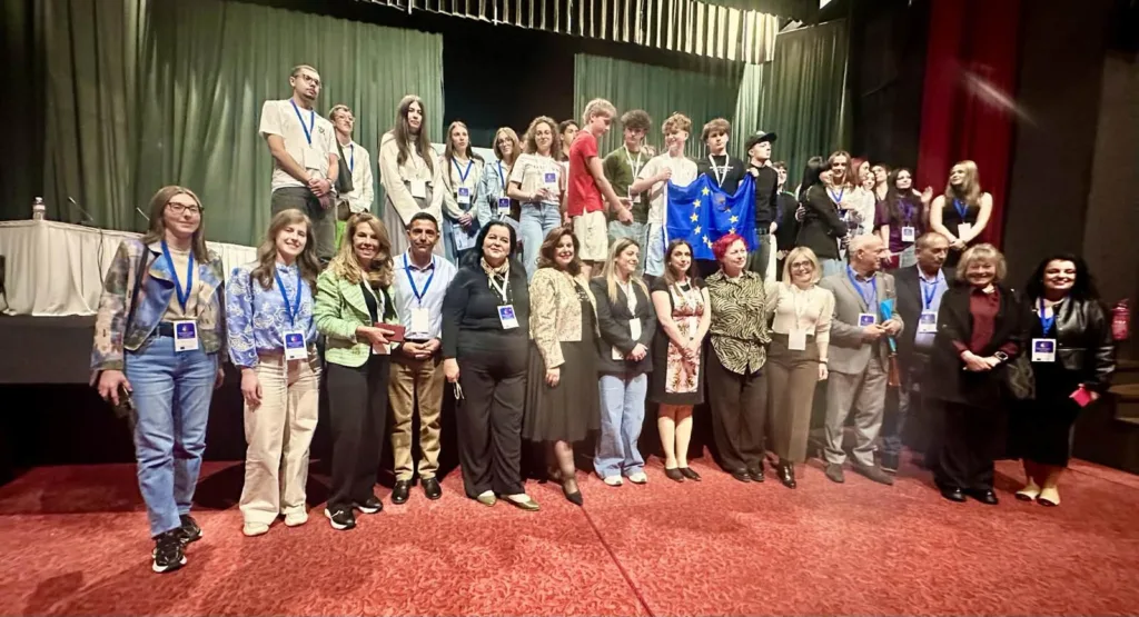 Σχολεία της Αχαΐας στο Αργοστόλι για την Ημέρα της Ευρώπης ΦΩΤΟ