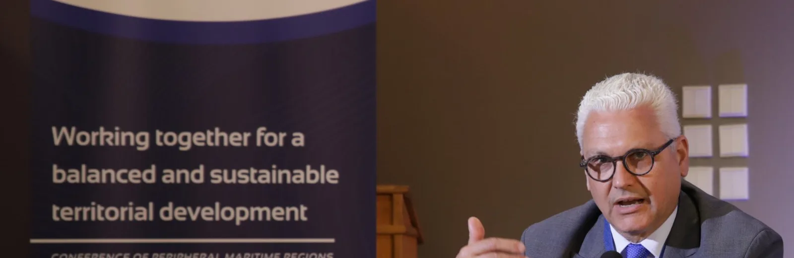 «Ισχυρή αναπτυξιακή στρατηγική και ειρήνη»