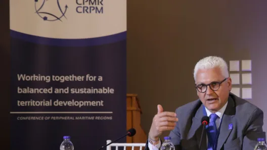 «Ισχυρή αναπτυξιακή στρατηγική και ειρήνη»