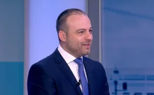 «Η ανακύκλωση πολιτικού προσωπικού διαψεύδει την ανανέωση» 