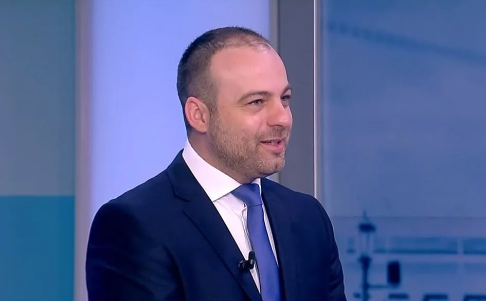 «Η ανακύκλωση πολιτικού προσωπικού διαψεύδει την ανανέωση» 