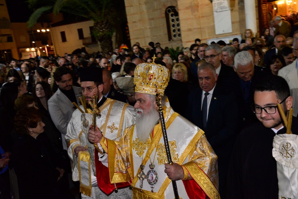 Η Ακολουθία του Επιταφίου Θρήνου στην Ιερά Μητρόπολη Καλαβρύτων και Αιγιαλείας ΦΩΤΟ