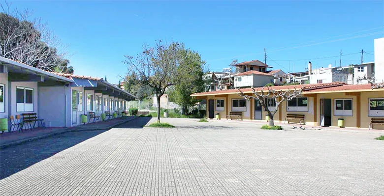 Αχαΐα: Μάθημα σε τσίγκους…ακόμα και για 30 χρόνια - Σε Πάτρα και Αίγιο ΦΩΤΟ